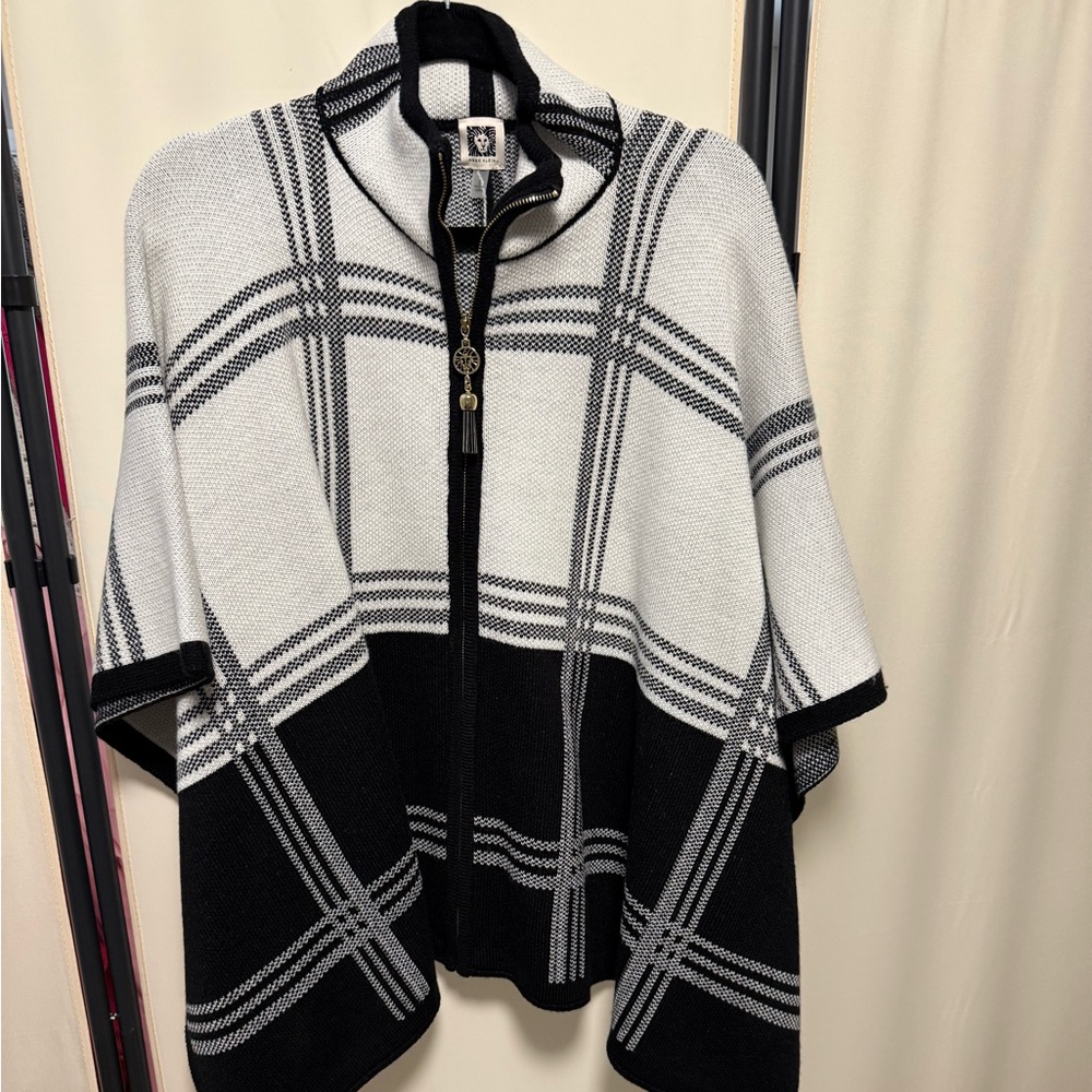 Anne Klein Black and White Geometric Shrug